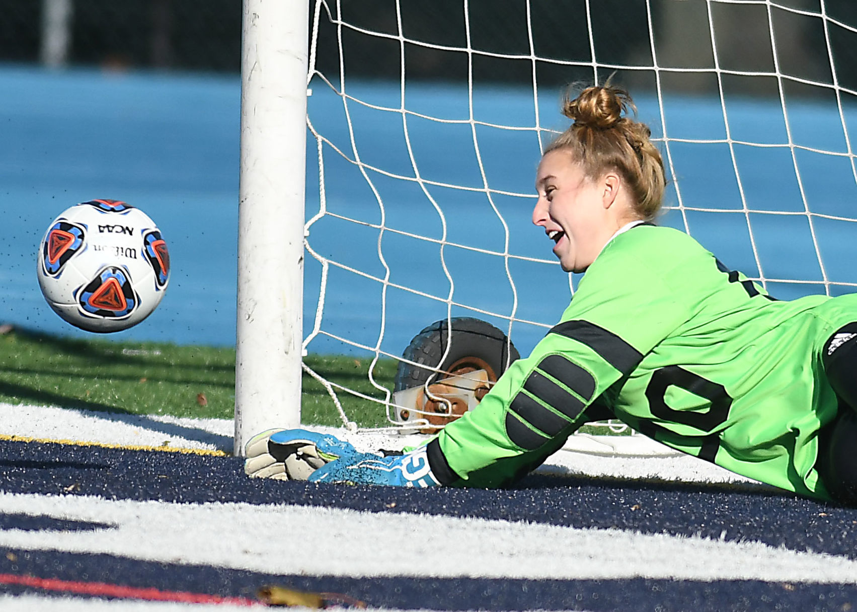 111719_spt_ocgirlssoccer00123703